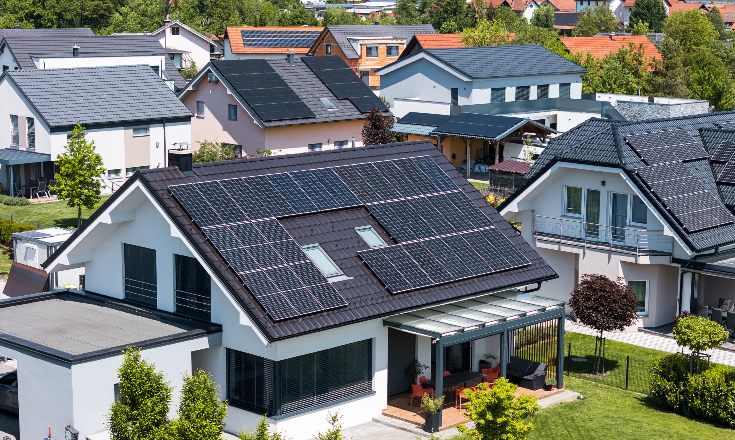 EBI zatwierdził 1 mld zł na dotacje dla prosumentów - działaj, zanim ruszy kolejka