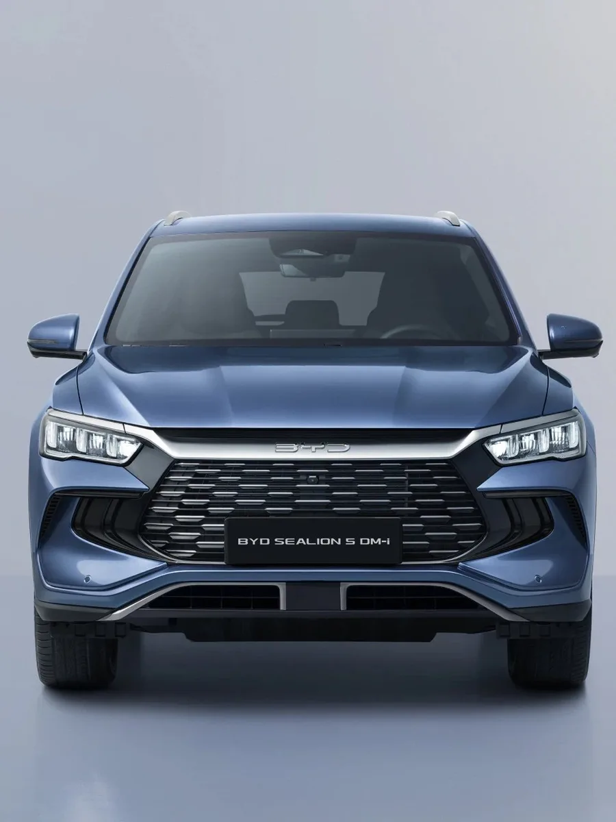 Ładowanie EV z paneli fotowoltaicznych - ile kWp potrzebujesz?