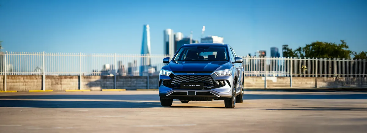 Historia klienta: Tomek z Łodzi - „Ładuję Teslę za darmo z własnego dachu"