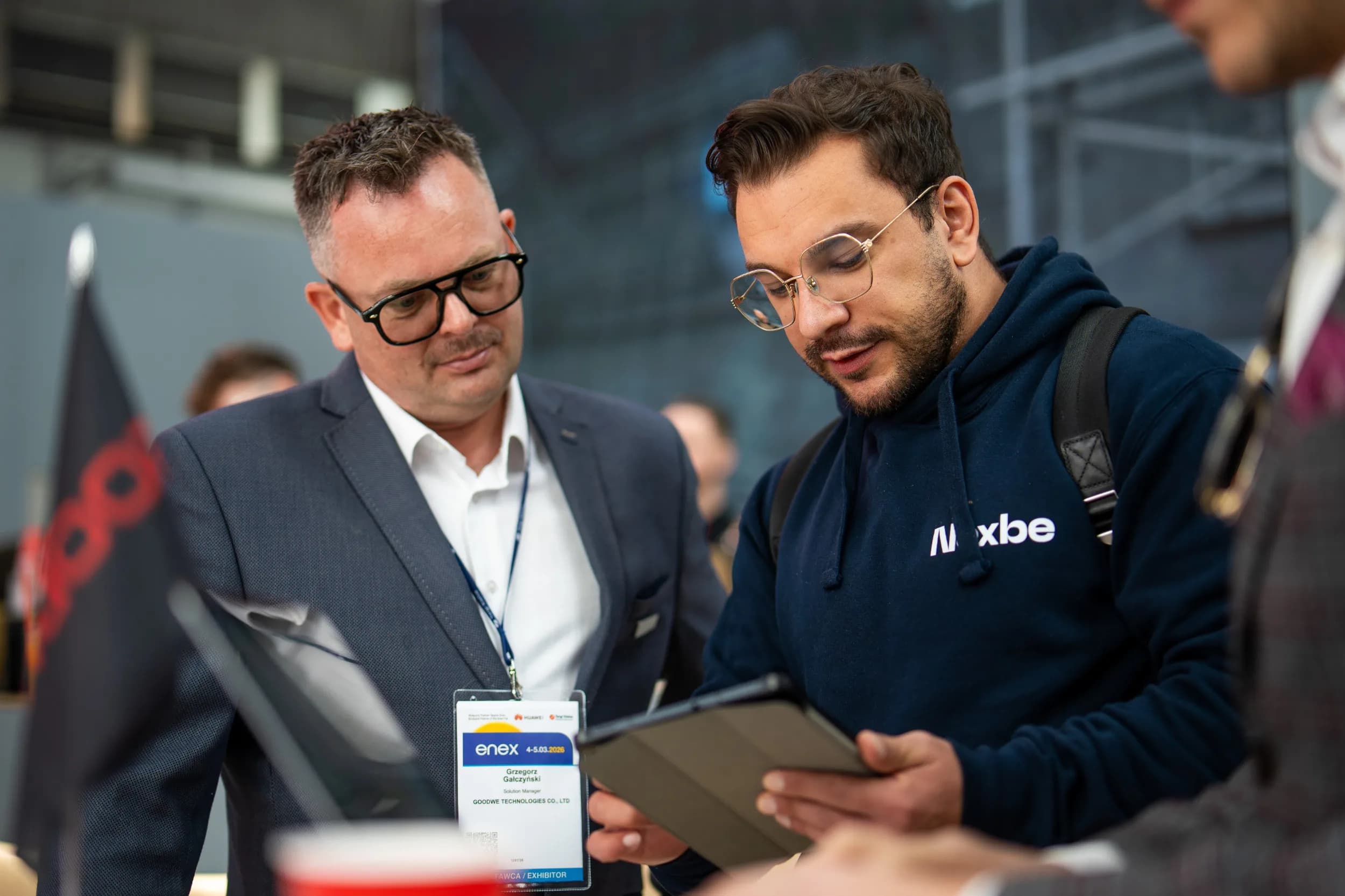 Kamil Sankowski przy magazynie GoodWe ESA na targach Enex Kielce 2026
