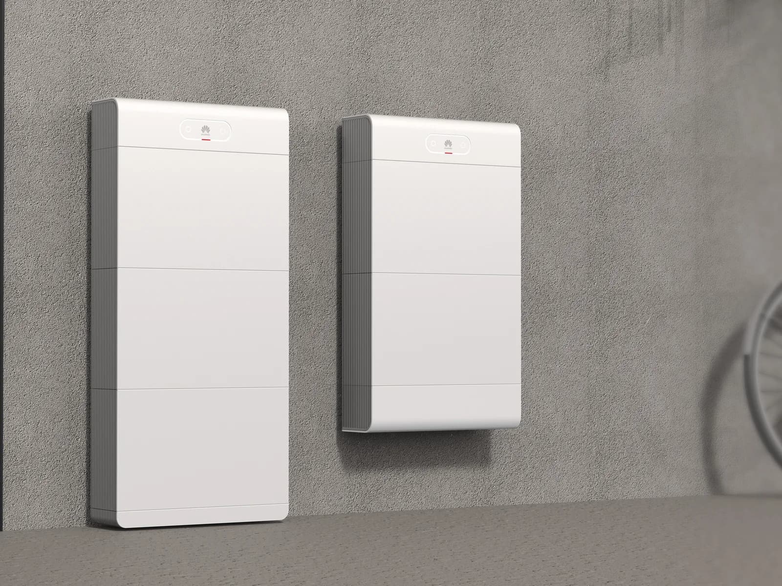 Huawei LUNA2000-S1, dwa magazyny energii zamontowane na ścianie garażu