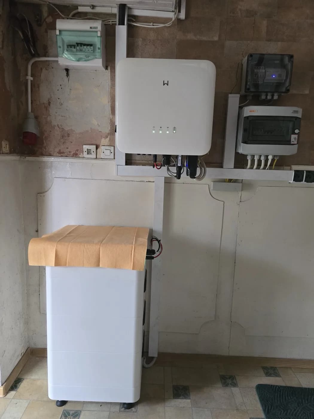 Montaż magazynu energii Dyness GoodWe / Dyness 10,65 kWh w Otwock (1/1)