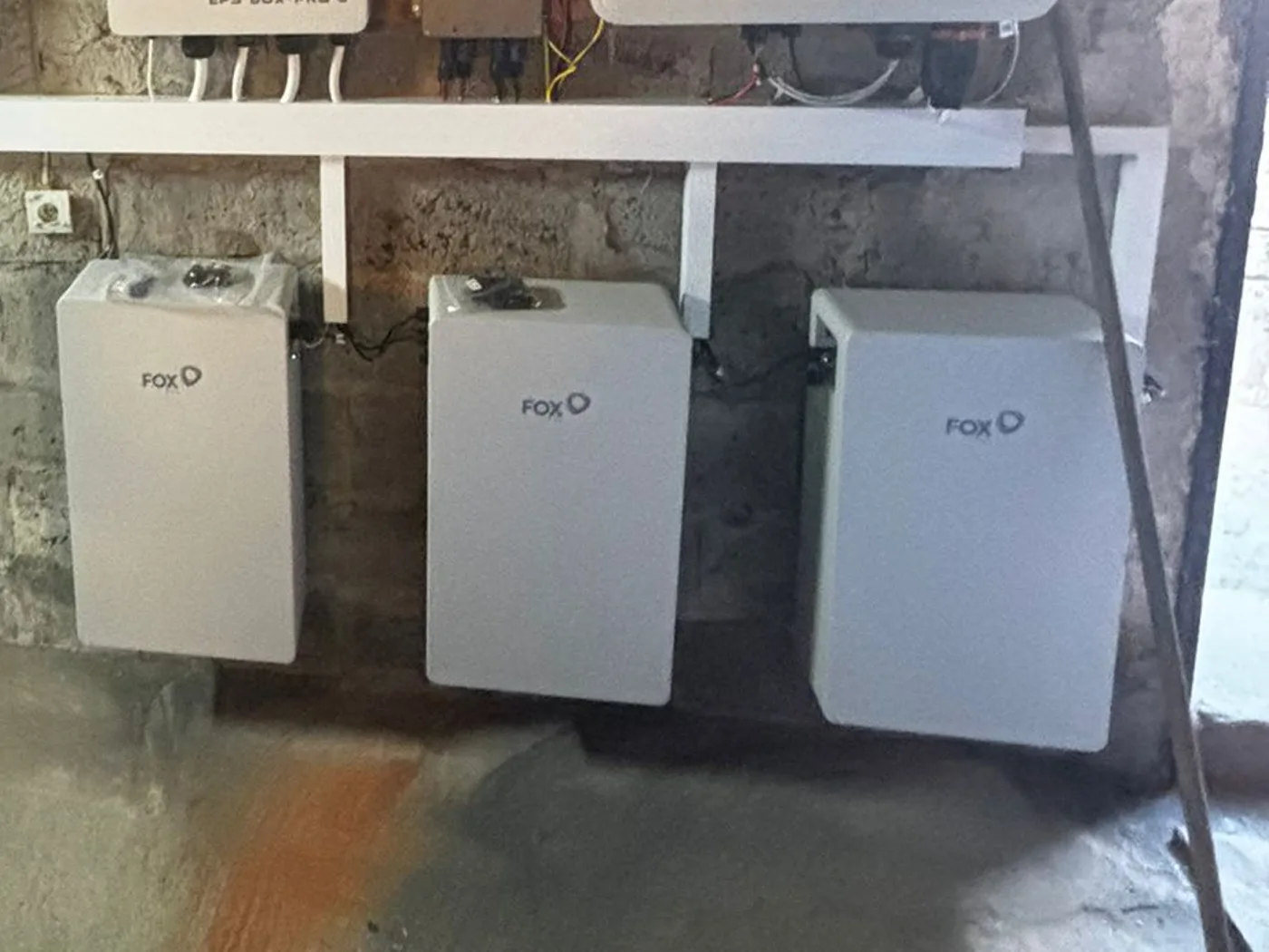 Montaż magazynu energii FoxESS 17,28 kWh (1/2)