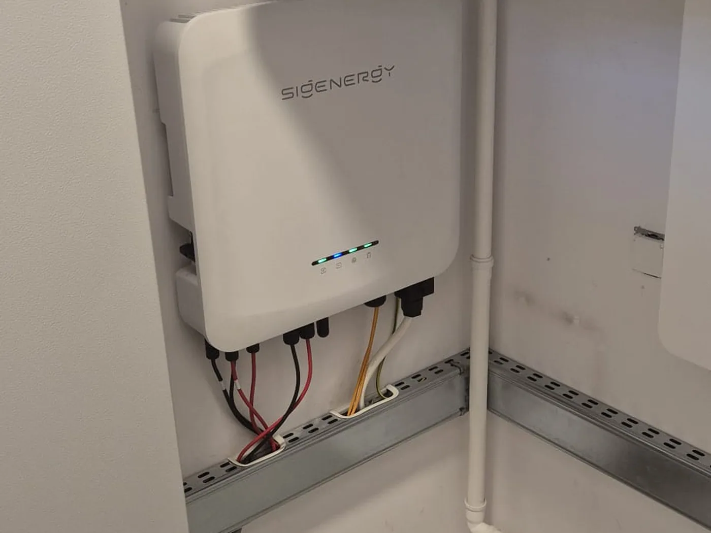 Montaż magazynu energii Sigenergy SigenStor 27 kWh (1/2)