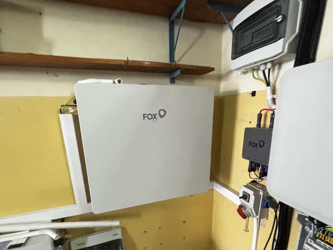 Montaż magazynu energii FoxESS 23,04 kWh w Bełchatów (1/3)