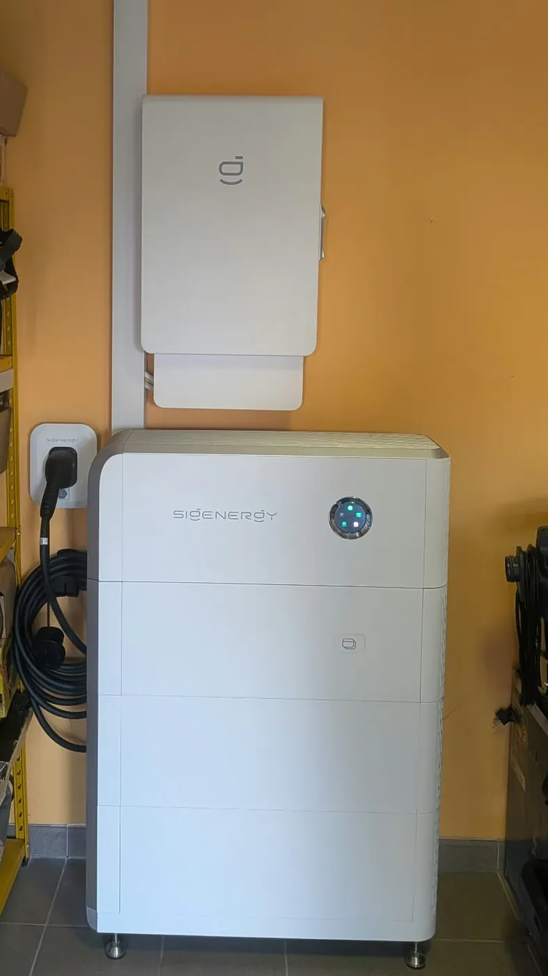 Magazyn energii Sigenergy SigenStor, dwa moduły zamontowany w Kiełczów. Realizacja NEXBE.