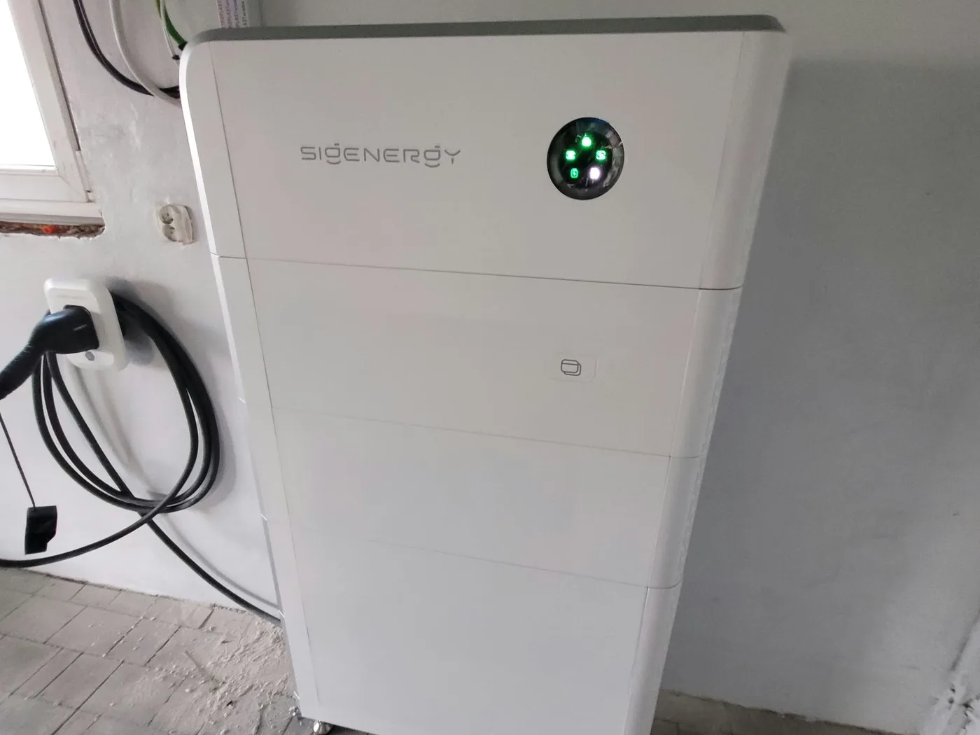Montaż magazynu energii Sigenergy SigenStor, trzy moduły w Krynka