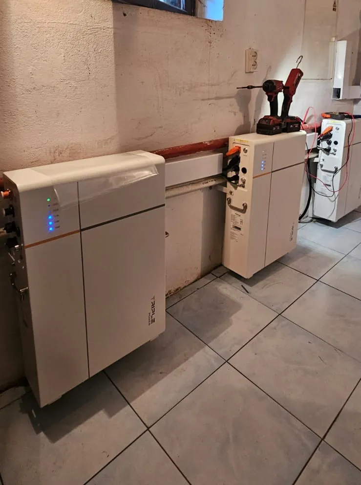 Montaż magazynu energii SolaX T-BAT-SYS-LV D53, trzy moduły w Bielsko-Biała (1/1)