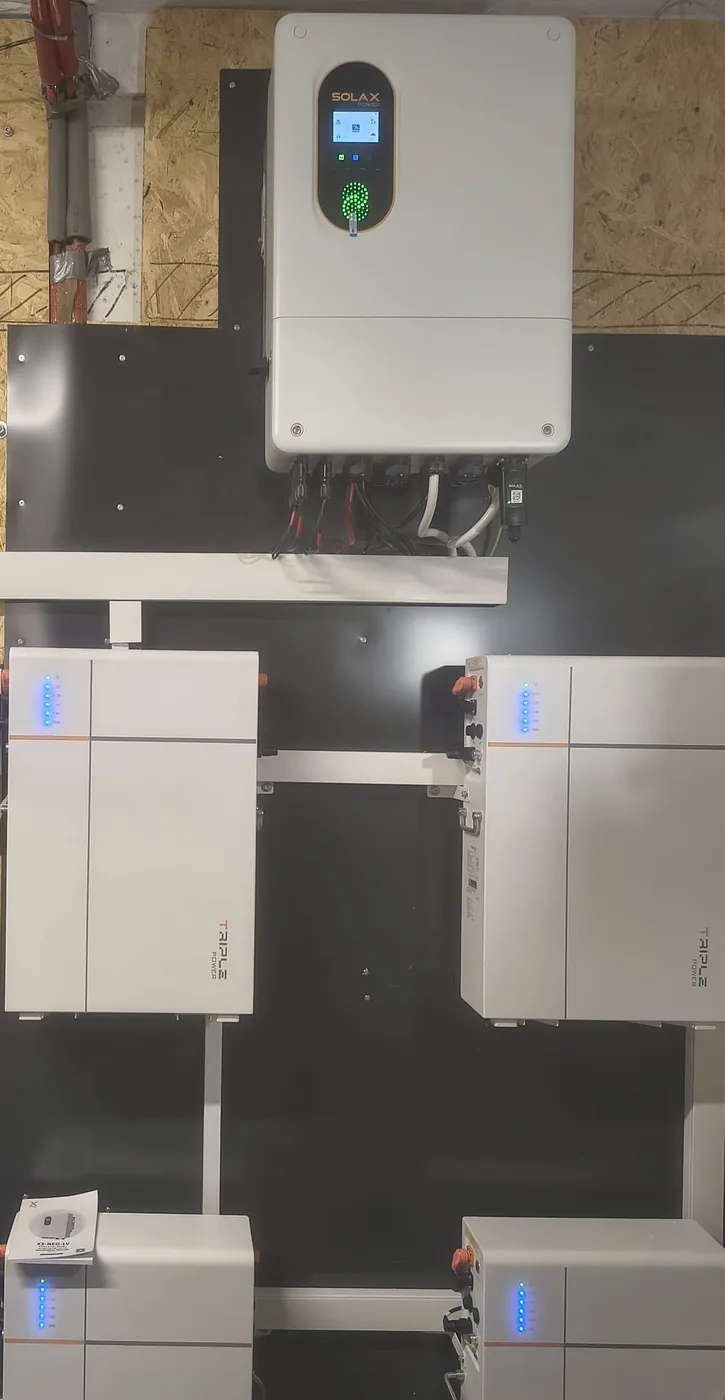 Montaż magazynu energii SolaX T-BAT-SYS-LV D53, cztery moduły w Nałęczów (1/1)