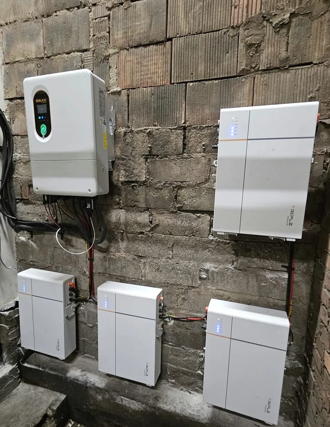 Montaż magazynu energii SolaX T-BAT-SYS-LV D53, cztery moduły w Tarnowskie Góry (1/1)