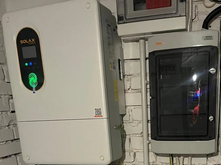 Montaż magazynu energii SolaX T-BAT-SYS-LV D53, dwa moduły w Wieliczka